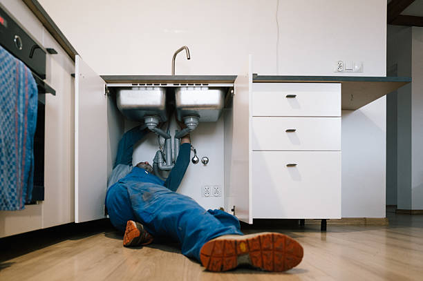 Professional Emergency Plumber technician working in Lenoir, NC
